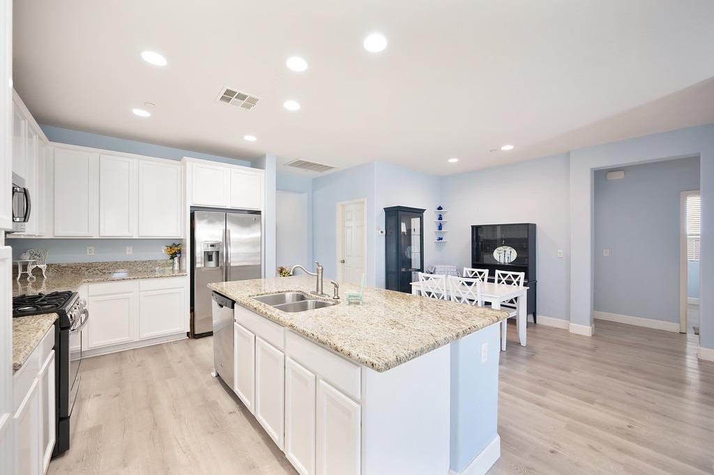 Detail Gallery Image 9 of 30 For 4869 Tusk Way, Elk Grove,  CA 95757 - 3 Beds | 2 Baths