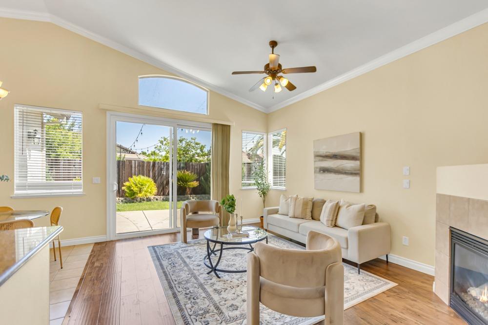 Detail Gallery Image 5 of 35 For 3573 Bardolino Way, Rancho Cordova,  CA 95670 - 4 Beds | 2 Baths