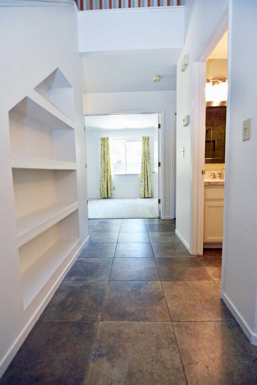 Detail Gallery Image 14 of 46 For 1070 Button Ct, Turlock,  CA 95382 - 5 Beds | 3 Baths
