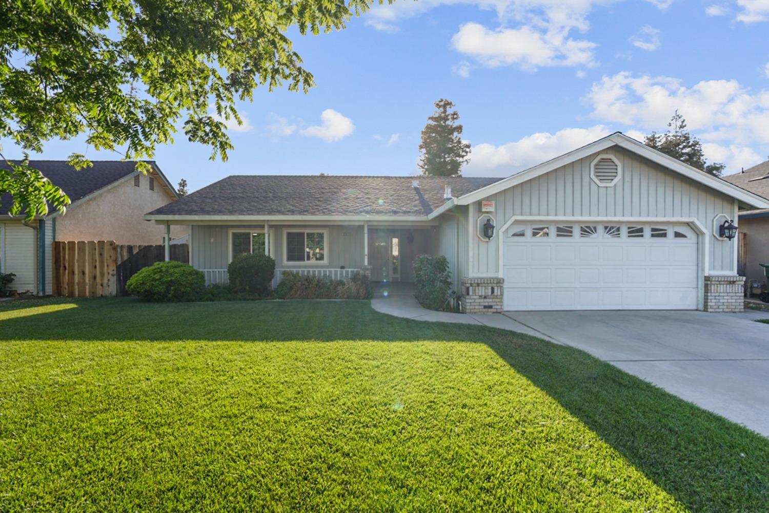Detail Gallery Image 2 of 40 For 3887 Paula Ct, Turlock,  CA 95382 - 4 Beds | 2 Baths