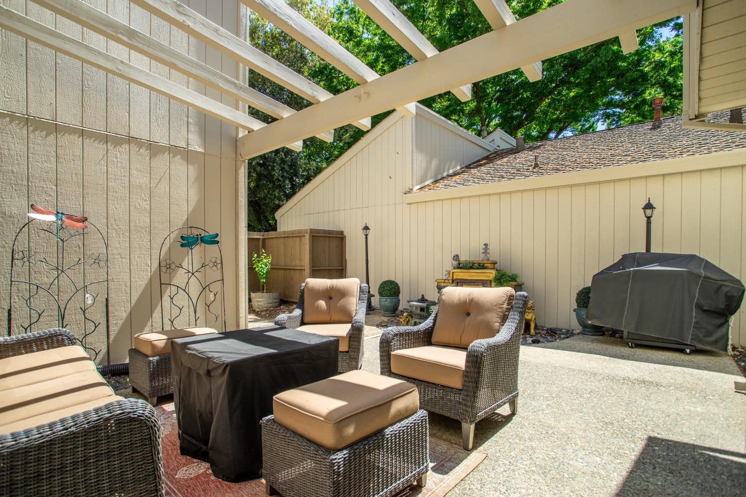 Elmhurst Circle, Sacramento, California image 44