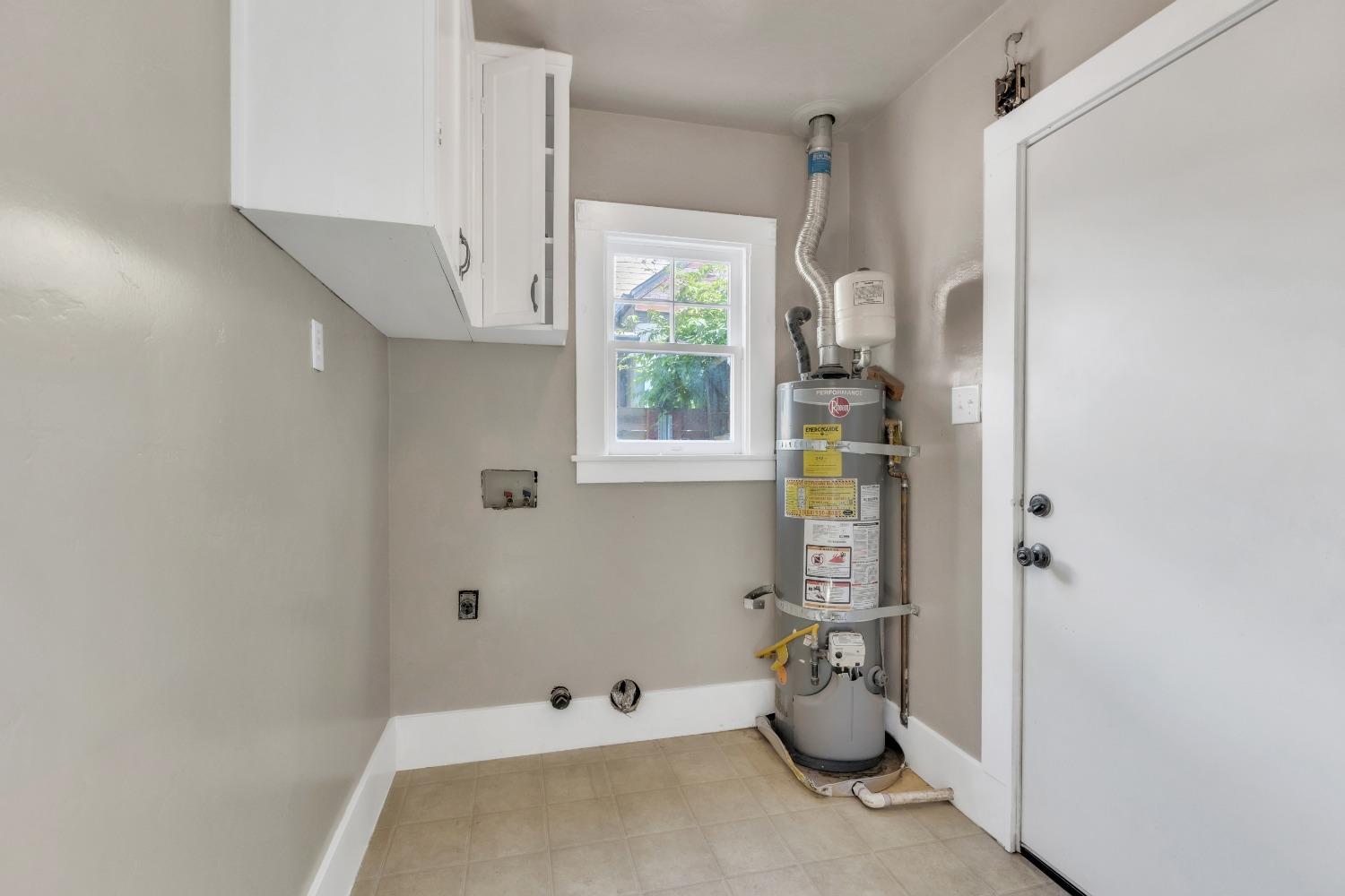 Detail Gallery Image 24 of 42 For 2172 Oakmont St, Sacramento,  CA 95815 - 2 Beds | 1 Baths