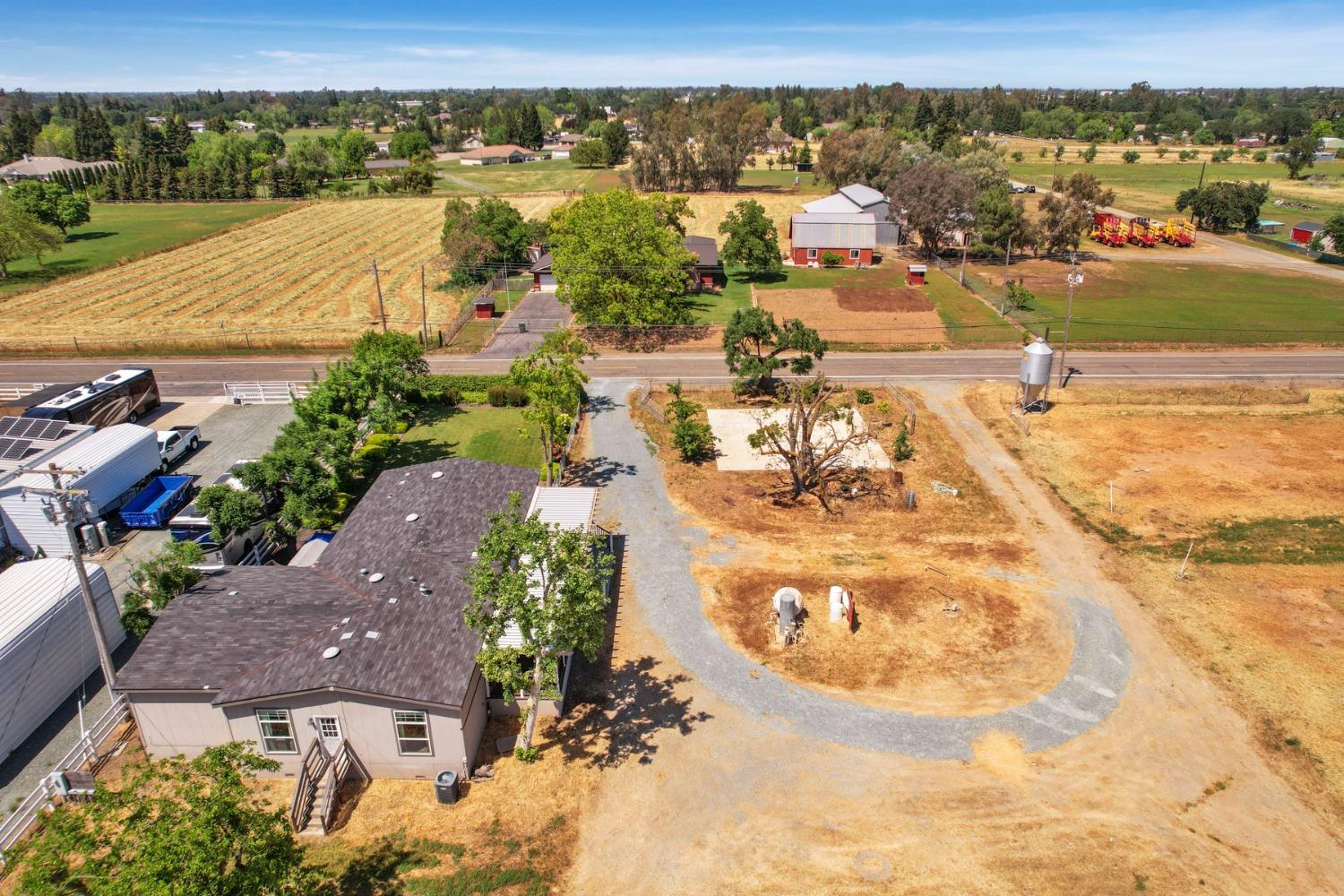 Detail Gallery Image 16 of 79 For 9854 New Hope Rd, Galt,  CA 95632 - 4 Beds | 2 Baths