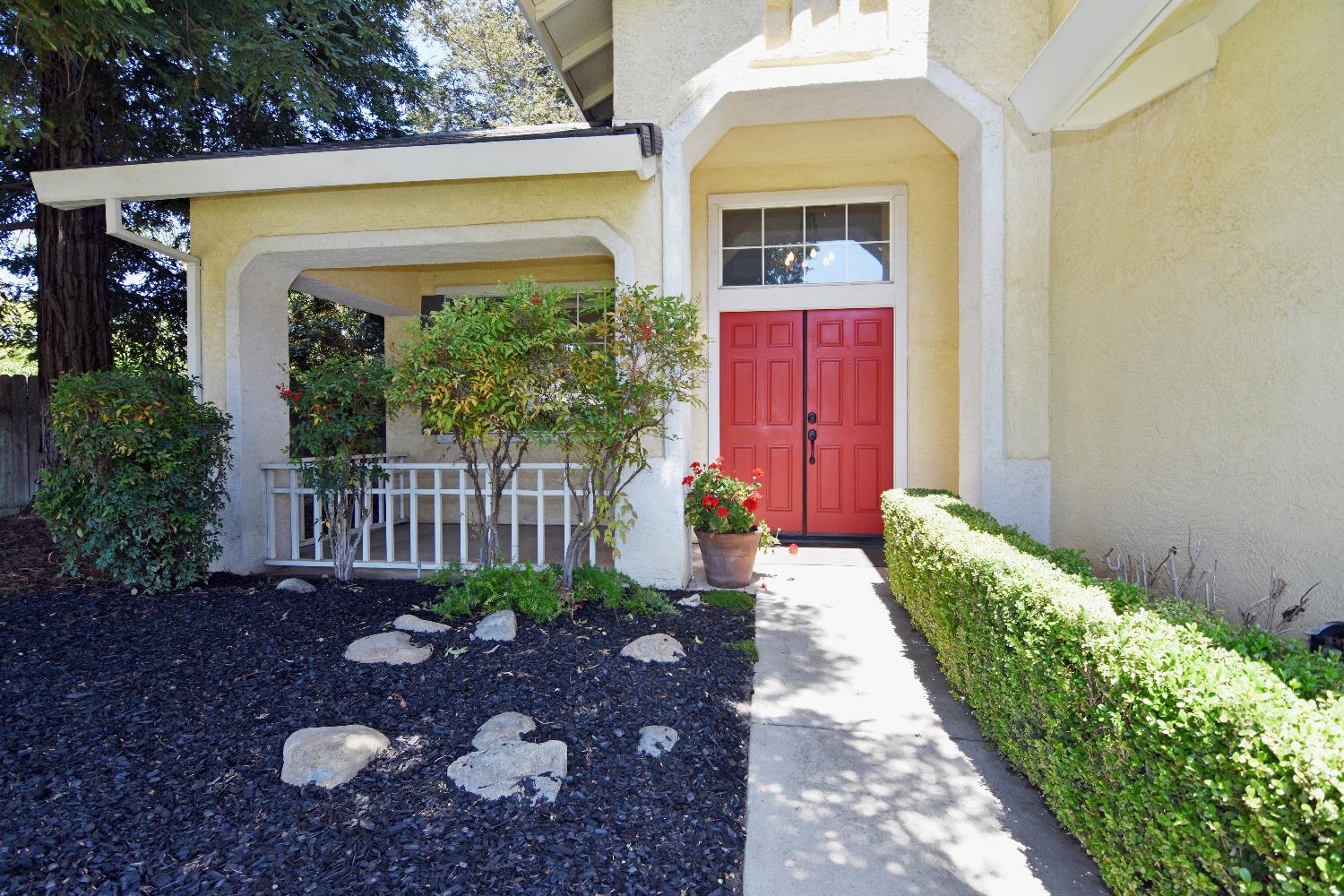 Detail Gallery Image 3 of 46 For 1070 Button Ct, Turlock,  CA 95382 - 5 Beds | 3 Baths