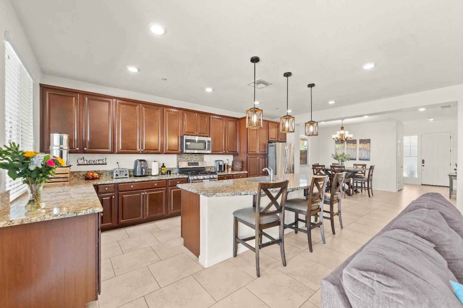 Detail Gallery Image 20 of 71 For 3706 Rockdale Dr, Rancho Cordova,  CA 95742 - 4 Beds | 3 Baths