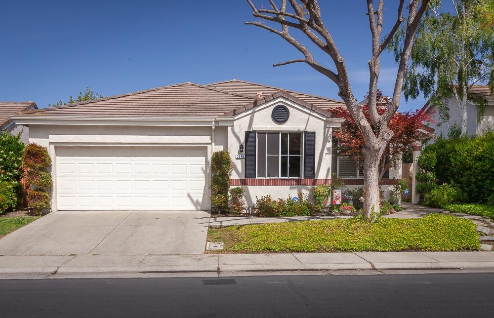 Detail Gallery Image 2 of 44 For 3070 Carousel Cir, Stockton,  CA 95219 - 3 Beds | 2 Baths