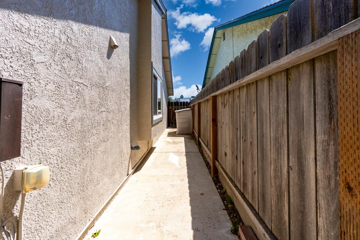 Manzanita Drive, Atwater, California image 33