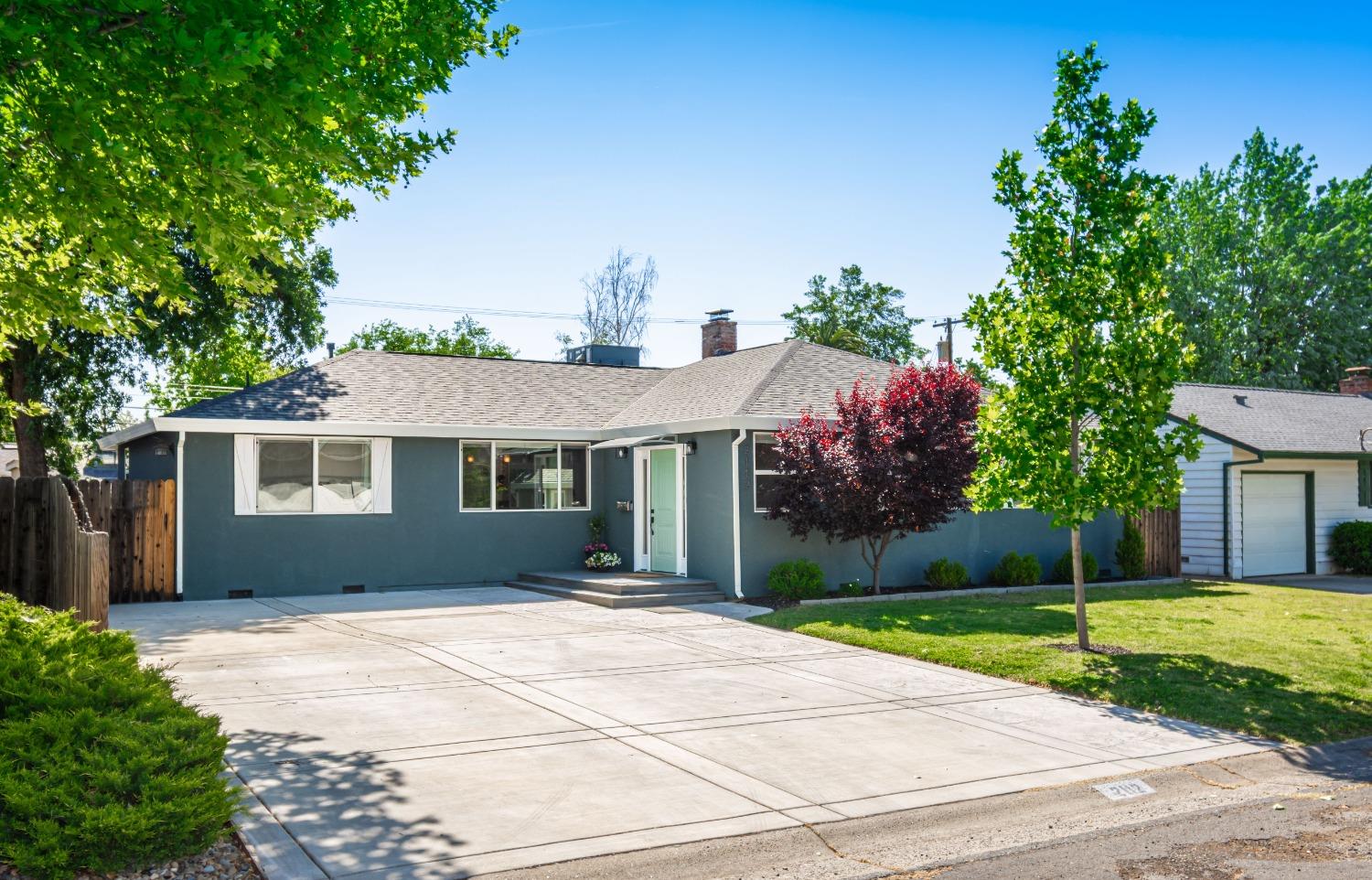 Detail Gallery Image 2 of 57 For 2112 Lorenzo Ln, Sacramento,  CA 95864 - 4 Beds | 2 Baths