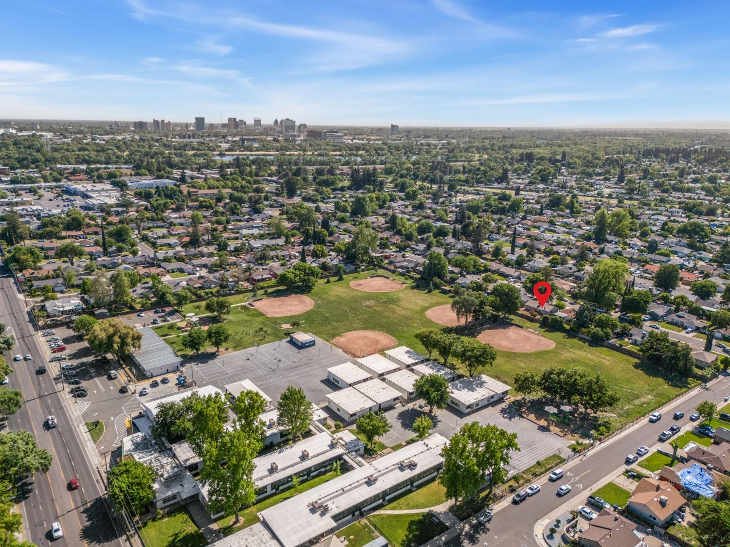 Detail Gallery Image 33 of 33 For 2732 Northglen St, Sacramento,  CA 95833 - 3 Beds | 2 Baths