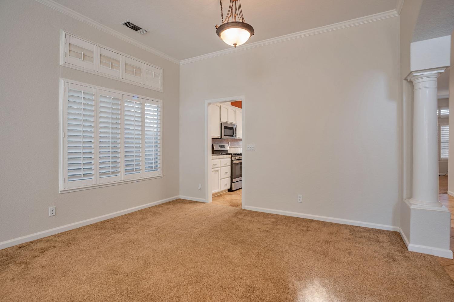 Detail Gallery Image 15 of 47 For 9034 Acorn Ridge Cir, Elk Grove,  CA 95758 - 4 Beds | 2 Baths