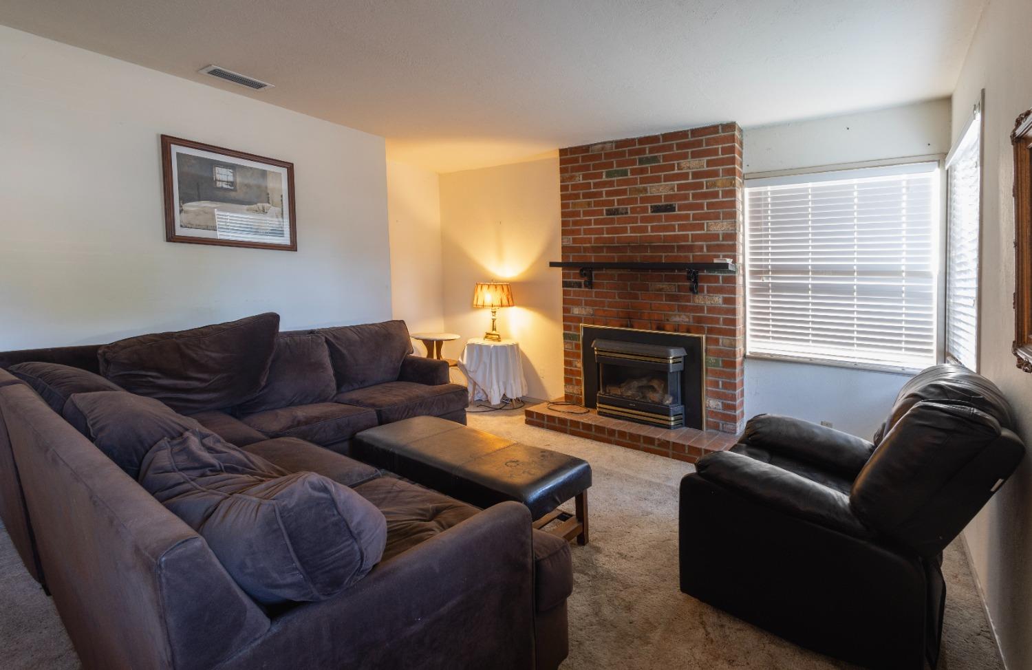 Detail Gallery Image 7 of 24 For 308 Blain Ave, Stockton,  CA 95204 - 3 Beds | 1 Baths