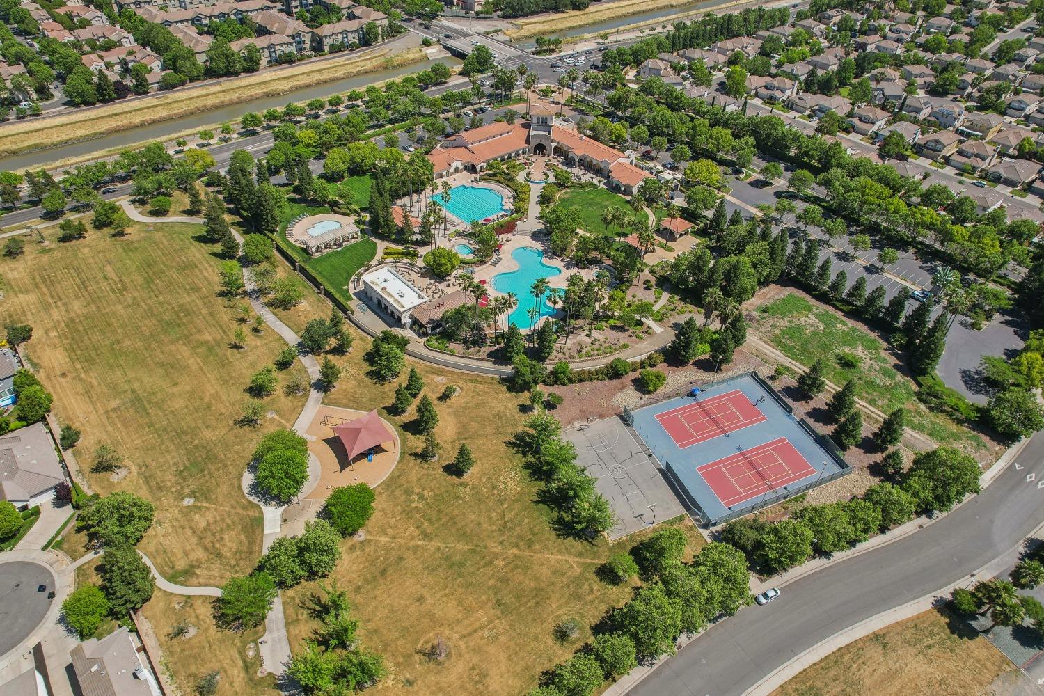Detail Gallery Image 42 of 43 For 1707 Danbrook Dr, Sacramento,  CA 95835 - 3 Beds | 2 Baths
