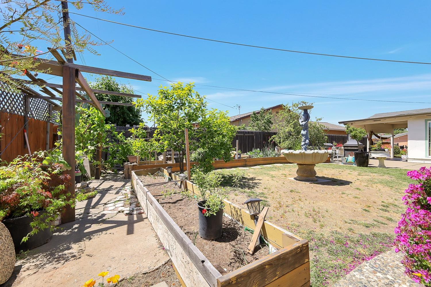 Detail Gallery Image 42 of 47 For 7612 Beth, Sacramento,  CA 95832 - 3 Beds | 2 Baths