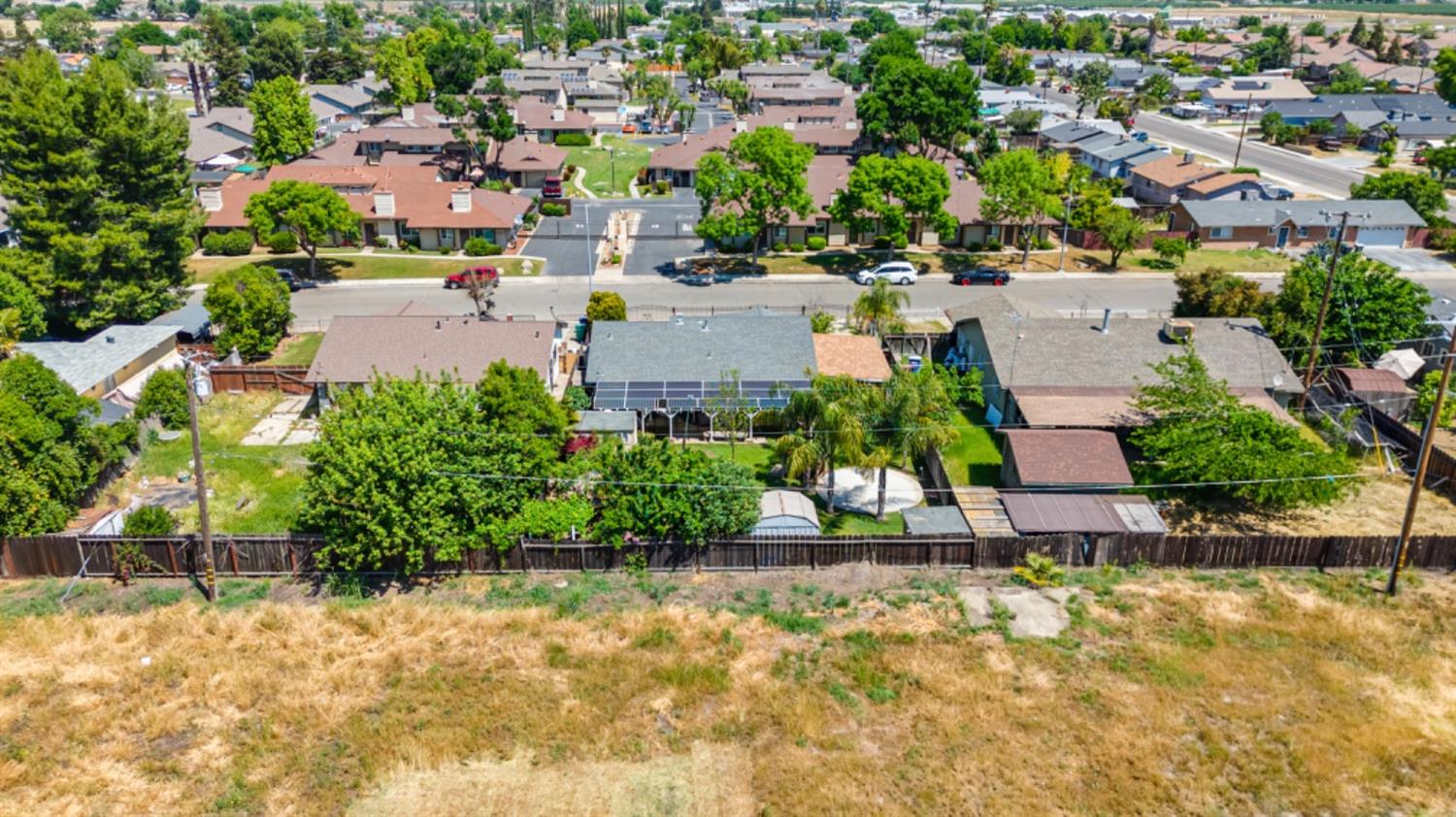 Detail Gallery Image 4 of 34 For 2349 Pinedale Ave, Merced,  CA 95348 - 3 Beds | 2 Baths