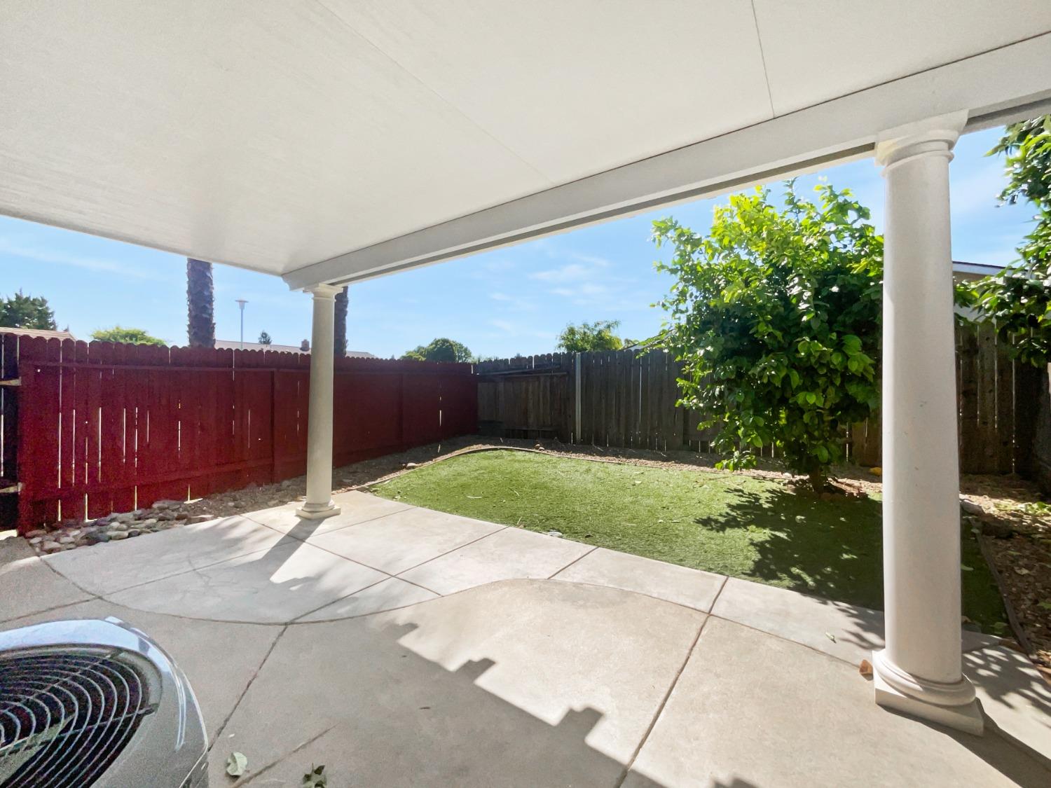 Detail Gallery Image 10 of 25 For 6990 Riverboat Way, Sacramento,  CA 95831 - 2 Beds | 2 Baths