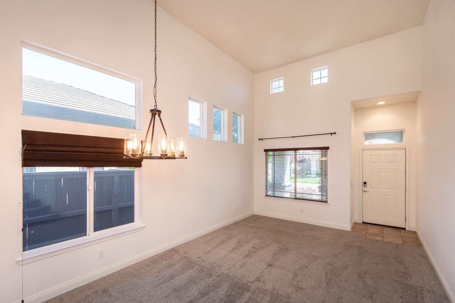 Detail Gallery Image 17 of 43 For 4624 Woodhawk Way, Antelope,  CA 95843 - 4 Beds | 3 Baths