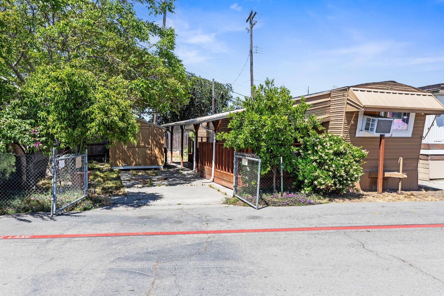 Detail Gallery Image 1 of 27 For 11550 S Harlan Rd 3, Lathrop,  CA 95330 - 2 Beds | 1 Baths