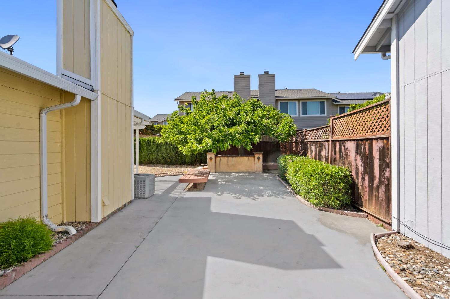 Detail Gallery Image 33 of 45 For 629 Azores Cir, Bay Point,  CA 94565 - 3 Beds | 2 Baths