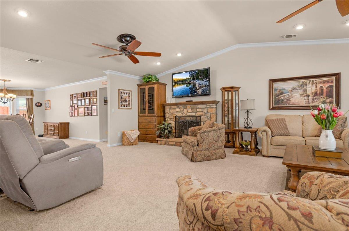 Detail Gallery Image 8 of 45 For 1041 Noarco Dr, Modesto,  CA 95356 - 4 Beds | 3 Baths