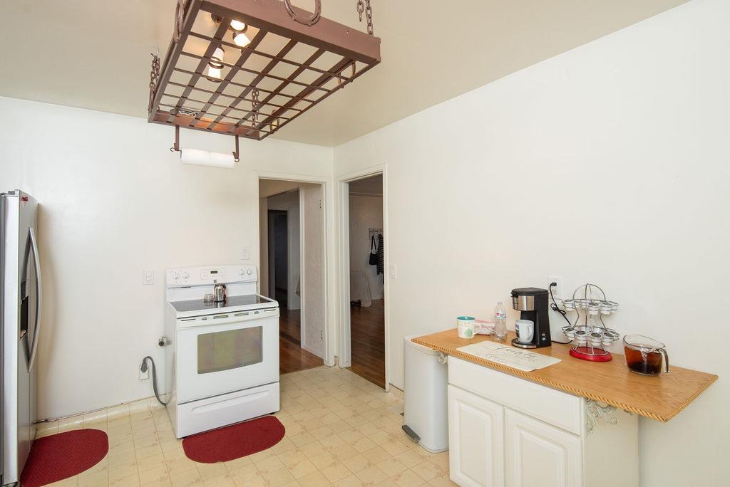 Detail Gallery Image 12 of 28 For 871 E D St, Oakdale,  CA 95361 - 3 Beds | 2 Baths