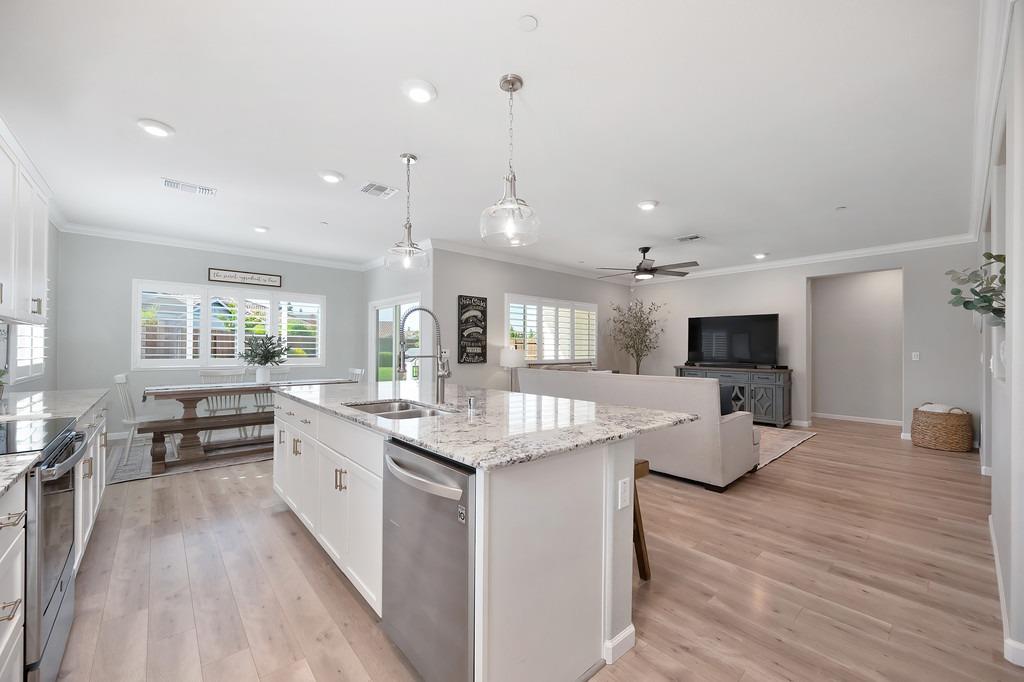Detail Gallery Image 18 of 61 For 7517 Sobon Ln, Rancho Murieta,  CA 95683 - 4 Beds | 2/1 Baths