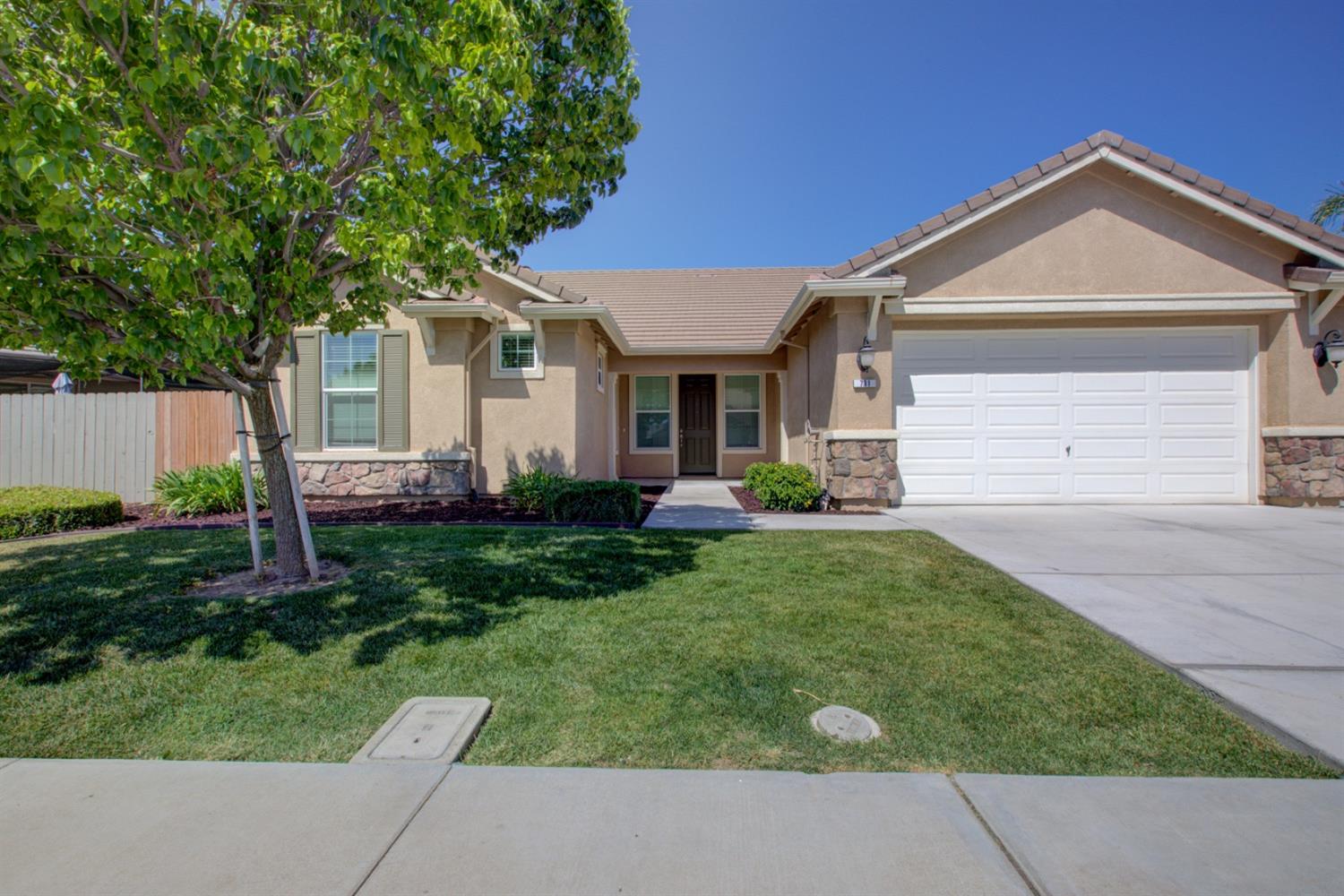 Detail Gallery Image 3 of 54 For 731 Big Ben Ct, Newman,  CA 95360 - 4 Beds | 2 Baths