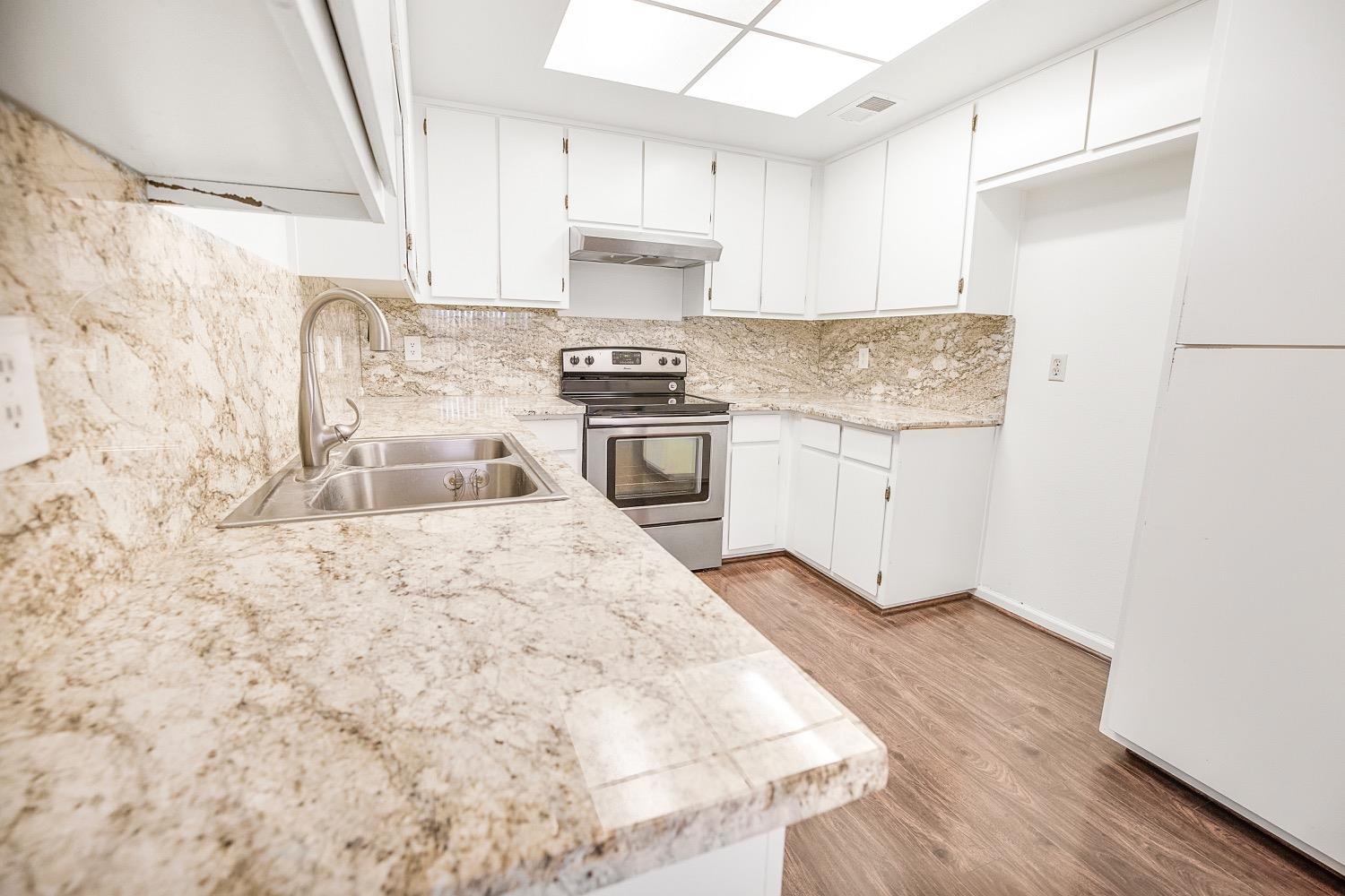 Photo #9: 225059014 Listing: Photo #9