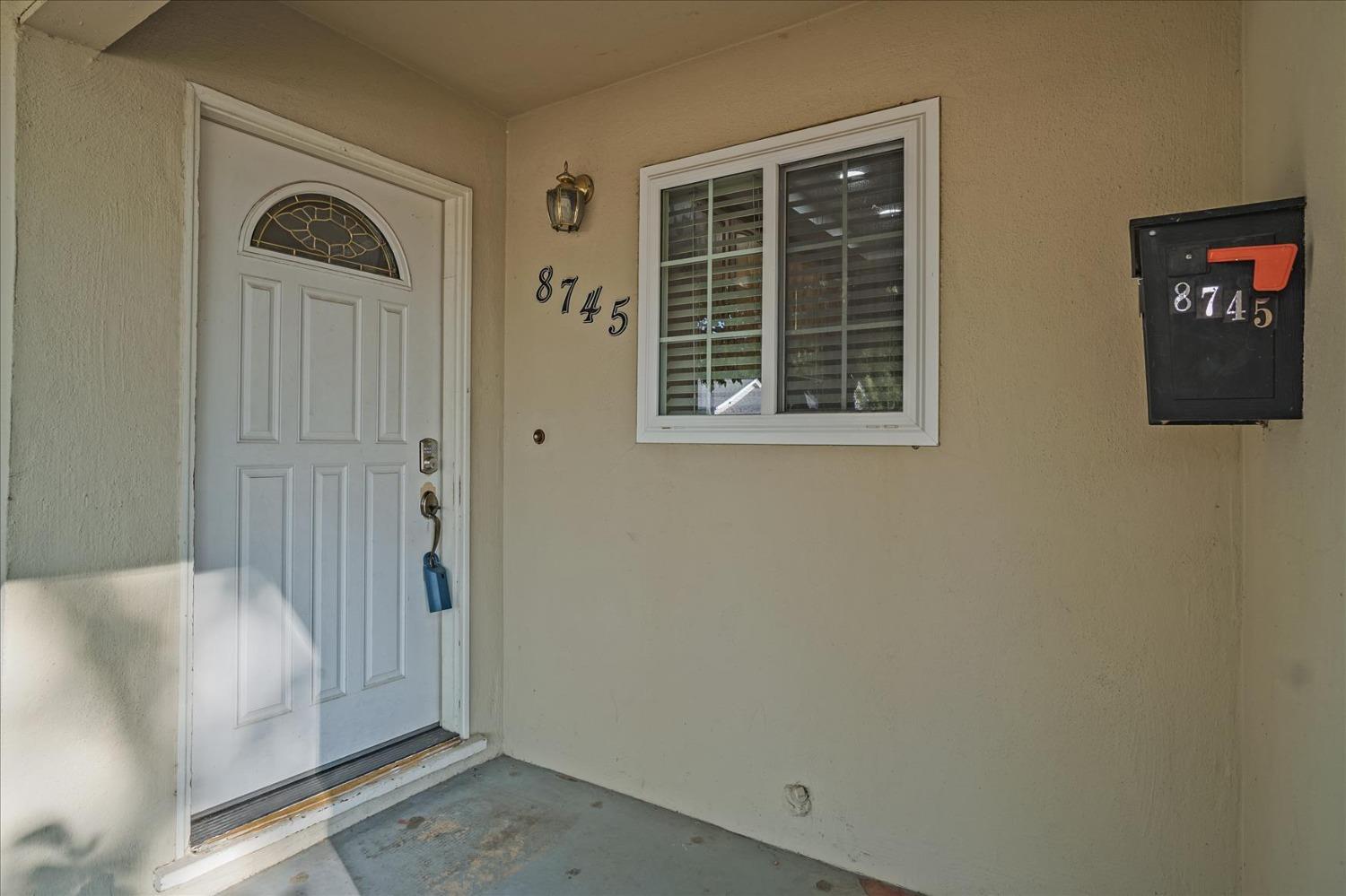 Detail Gallery Image 5 of 26 For 8745 Baxter Way, Orangevale,  CA 95662 - 3 Beds | 2 Baths
