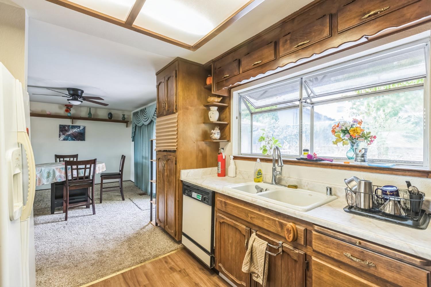 Detail Gallery Image 13 of 52 For 5416 Royal Oaks Dr, Oroville,  CA 95966 - 3 Beds | 2/1 Baths