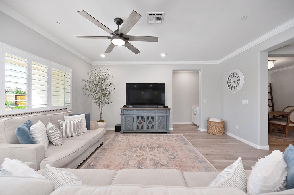 Detail Gallery Image 10 of 61 For 7517 Sobon Ln, Rancho Murieta,  CA 95683 - 4 Beds | 2/1 Baths