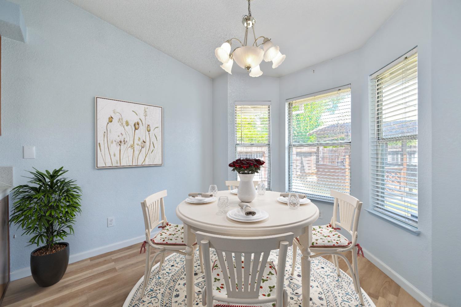 Detail Gallery Image 16 of 39 For 8211 Montreux Way, Sacramento,  CA 95828 - 3 Beds | 2 Baths