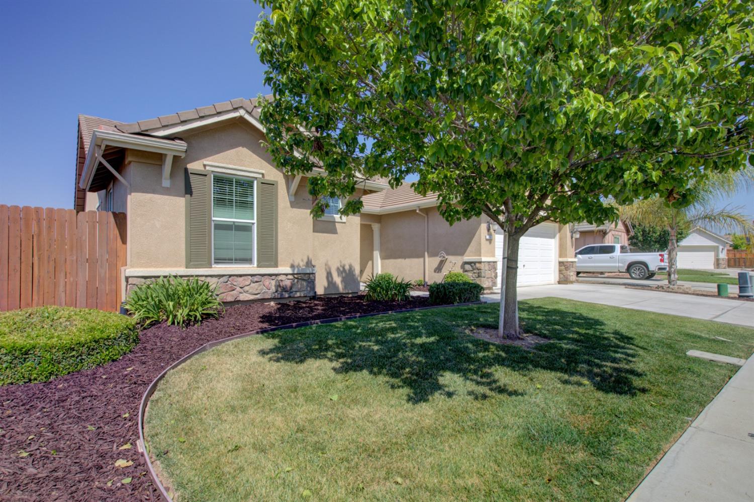 Detail Gallery Image 4 of 54 For 731 Big Ben Ct, Newman,  CA 95360 - 4 Beds | 2 Baths