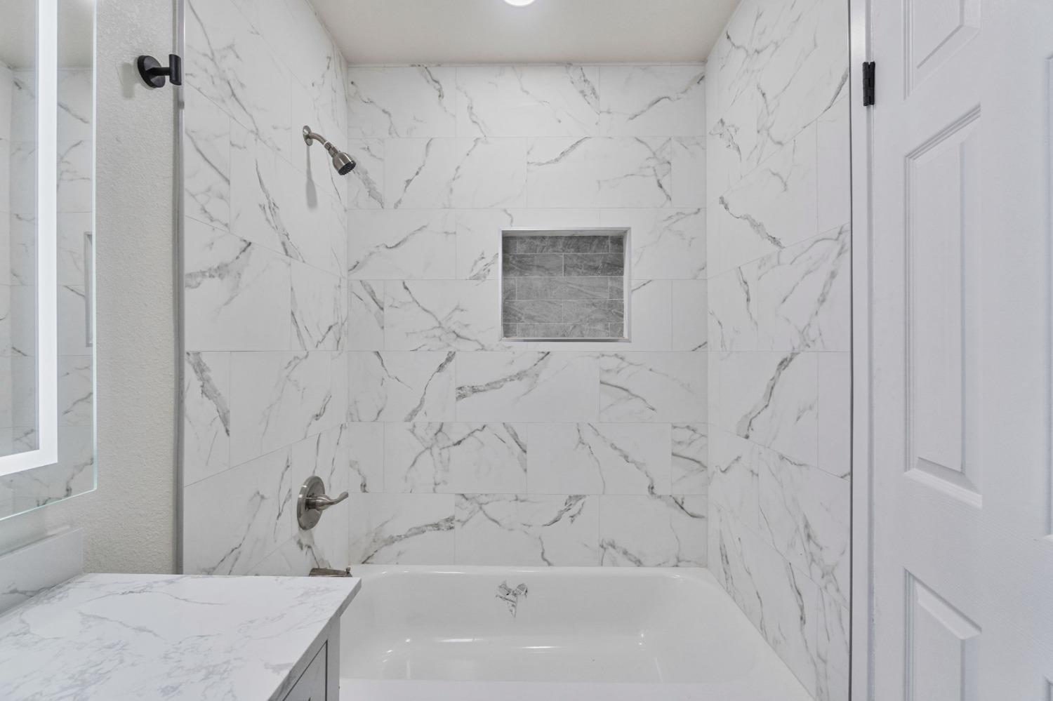 Detail Gallery Image 18 of 25 For 1704 E Los Altos Ave, Fresno,  CA 93710 - 3 Beds | 2 Baths