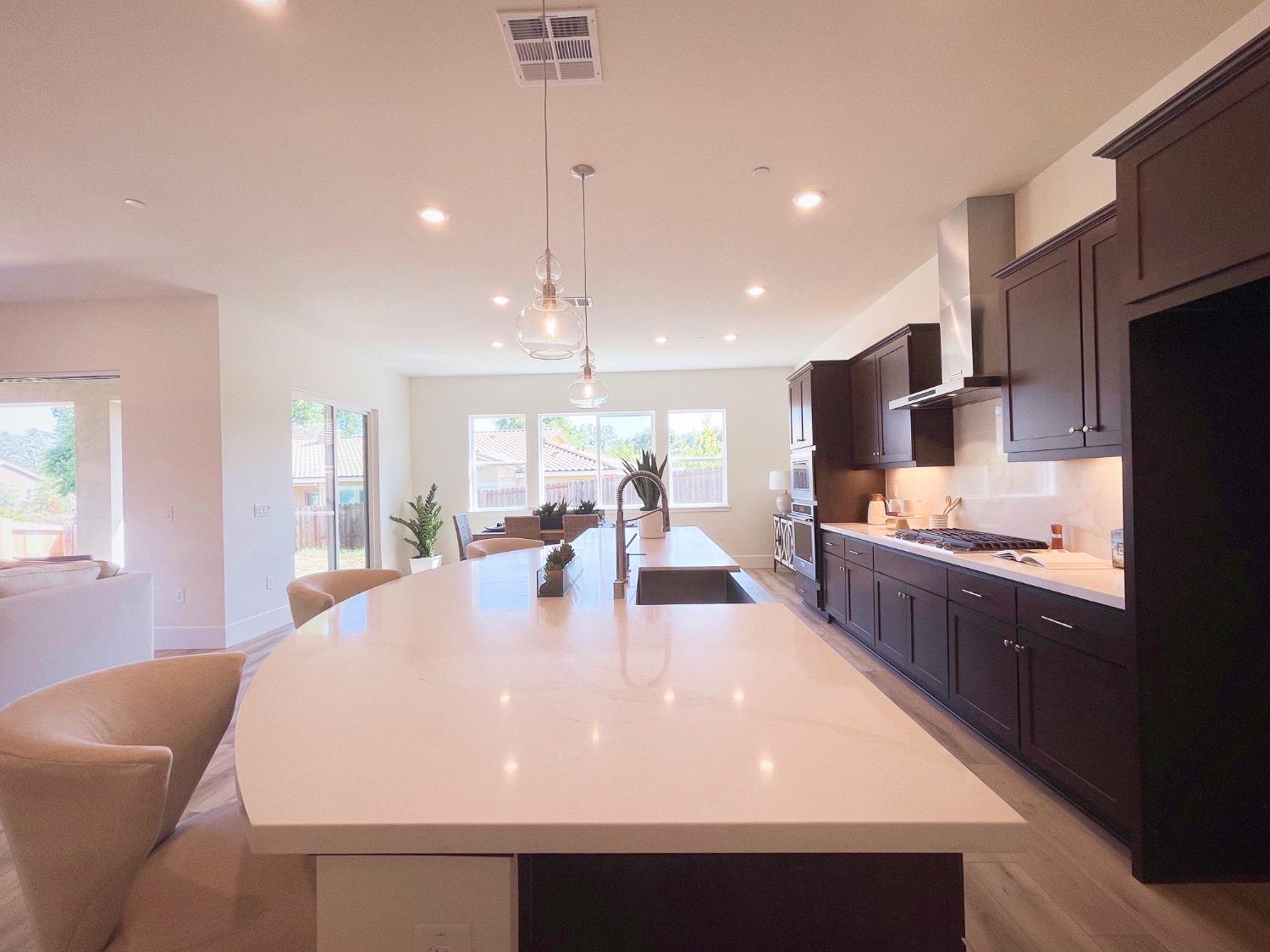 Detail Gallery Image 10 of 55 For 8642 Zinfandel Pkwy, Plymouth,  CA 95669 - 3 Beds | 3/1 Baths