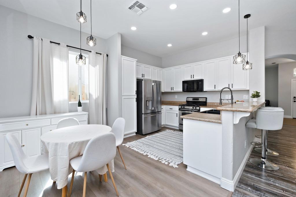 Detail Gallery Image 9 of 32 For 1129 Twinberry St, Plumas Lake,  CA 95961 - 3 Beds | 2 Baths