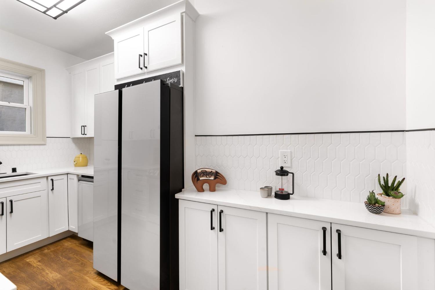 Detail Gallery Image 19 of 43 For 2012 F St, Sacramento,  CA 95811 - 5 Beds | 2 Baths