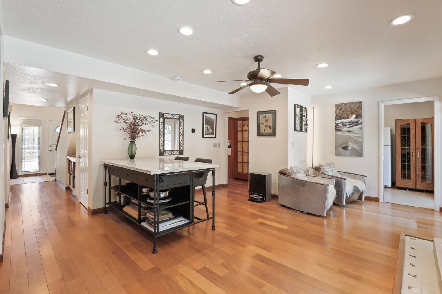 Alameda Ave, Davis, California image 17