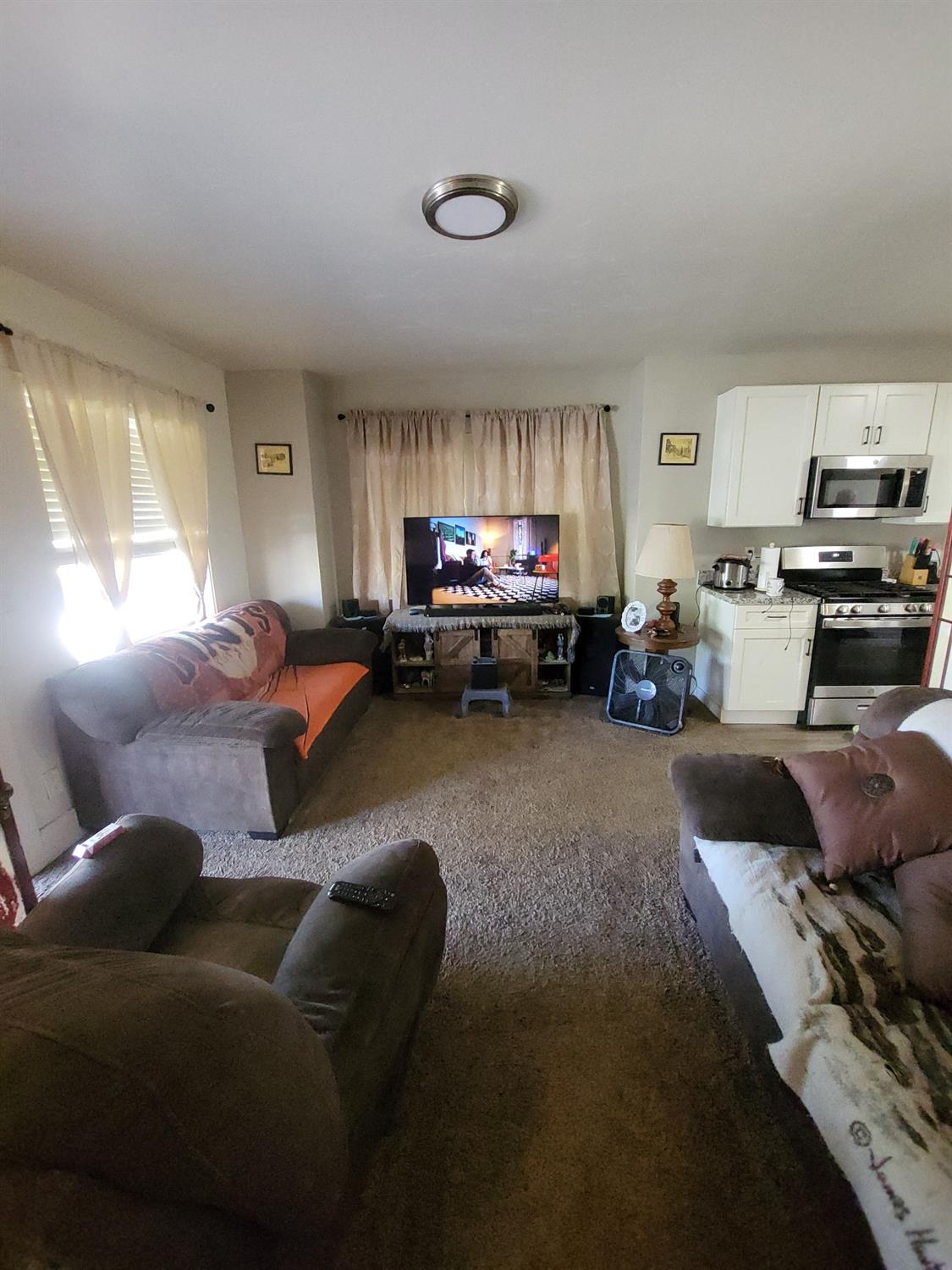 Young Avenue, Stockton, California image 10