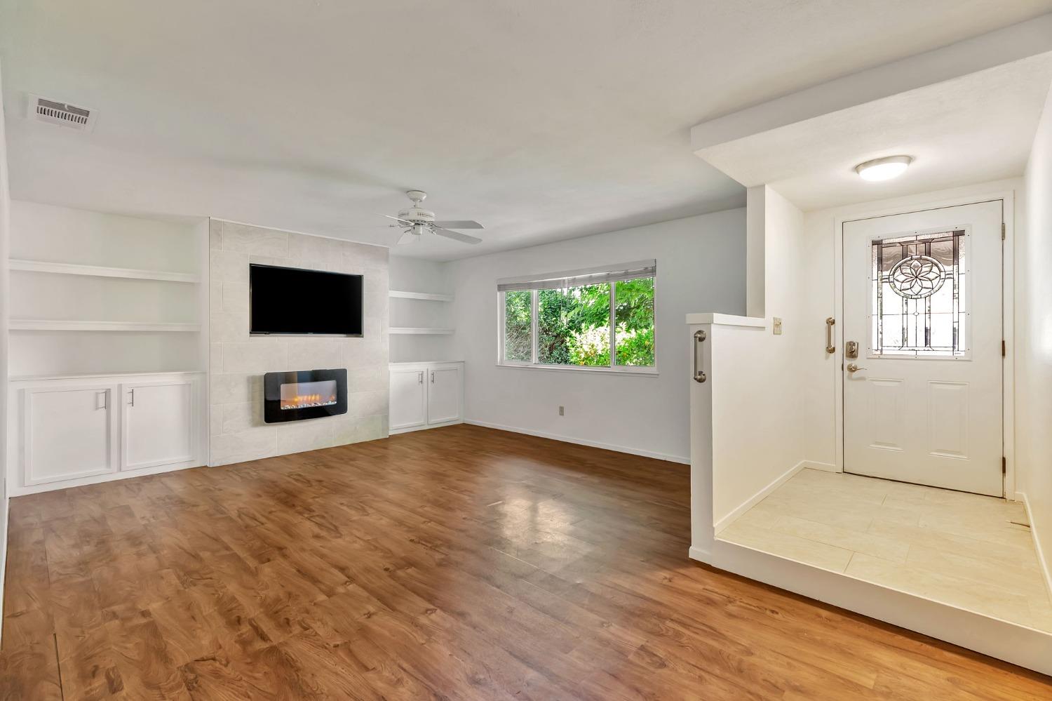 Detail Gallery Image 5 of 36 For 6522 Woodpark Way, Citrus Heights,  CA 95621 - 3 Beds | 2 Baths