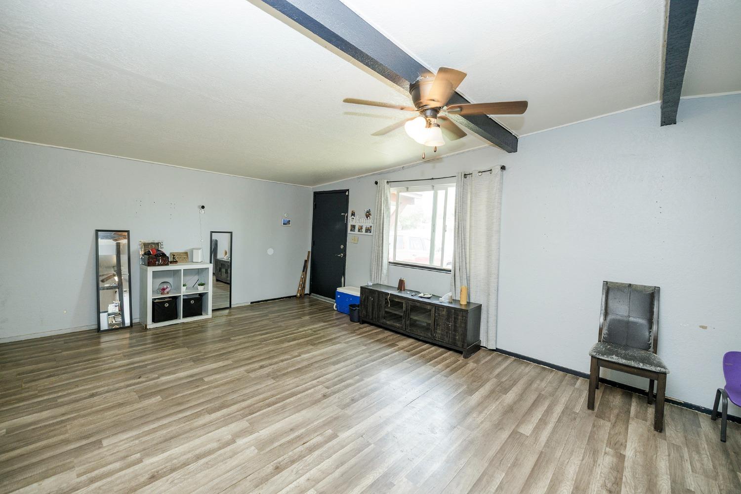 Detail Gallery Image 5 of 19 For 2709 Sparks Way, Modesto,  CA 95350 - 3 Beds | 1 Baths