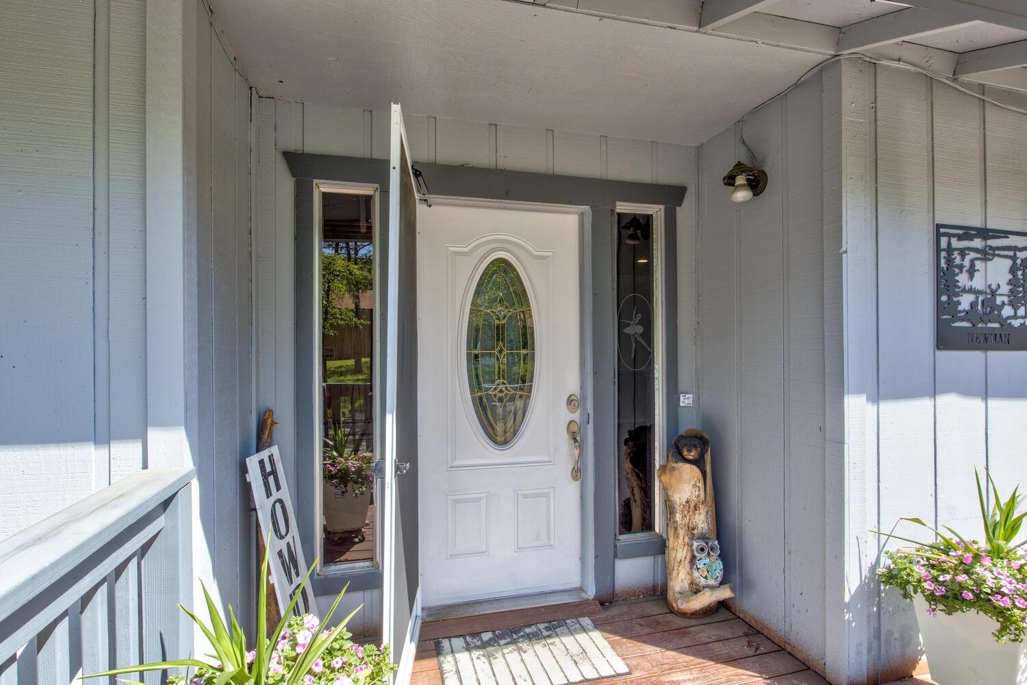 Detail Gallery Image 9 of 72 For 555 Arlette Ln, Diamond Springs,  CA 95619 - 8 Beds | 3 Baths