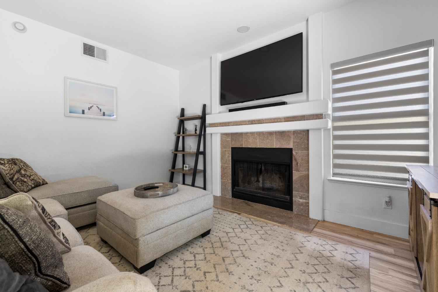 Detail Gallery Image 6 of 22 For 5651 Blackrock Rd, Rocklin,  CA 95765 - 5 Beds | 3 Baths