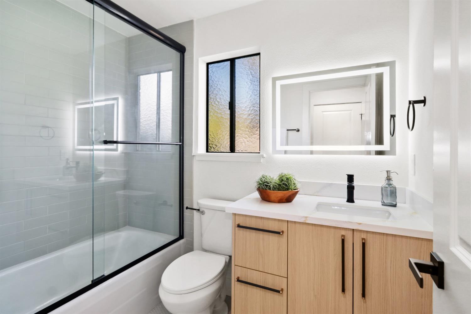Detail Gallery Image 34 of 57 For 801 Commons Dr, Sacramento,  CA 95825 - 3 Beds | 2 Baths