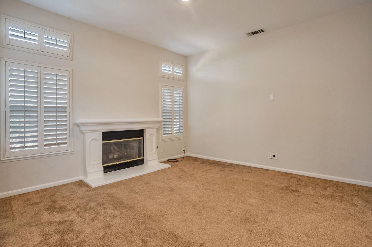 Detail Gallery Image 16 of 47 For 9034 Acorn Ridge Cir, Elk Grove,  CA 95758 - 4 Beds | 2 Baths