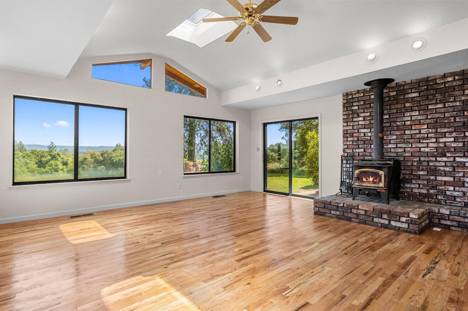 Detail Gallery Image 16 of 94 For 2575 Sand Ridge Rd, Placerville,  CA 95667 - 3 Beds | 2 Baths