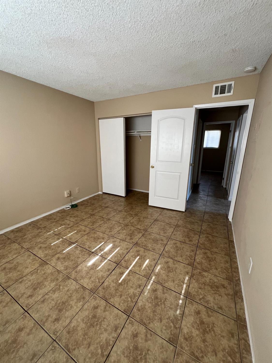 Detail Gallery Image 7 of 11 For 2923 Monte Diablo Ave #1,  Stockton,  CA 95203 - 2 Beds | 1 Baths