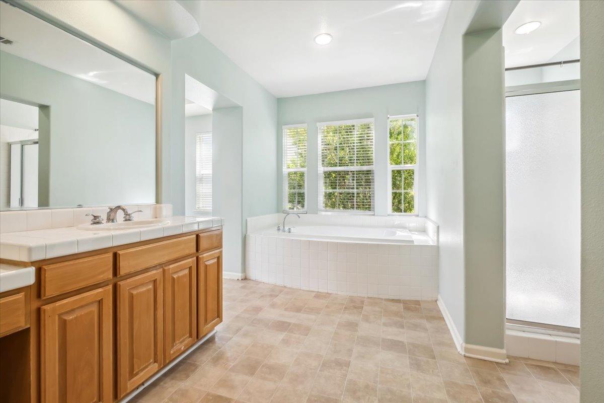 Detail Gallery Image 26 of 45 For 1012 Rock Harbor Pt, Hercules,  CA 94547 - 4 Beds | 4 Baths