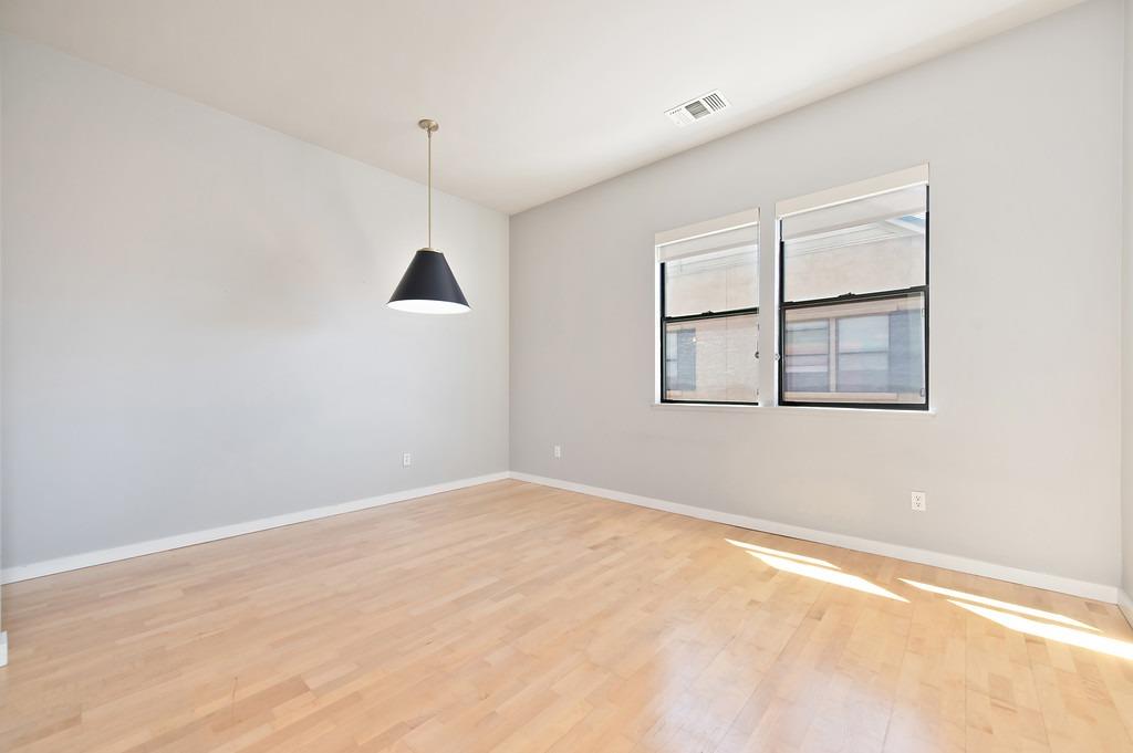 Detail Gallery Image 6 of 22 For 2117 S St #208,  Sacramento,  CA 95816 - 1 Beds | 1 Baths