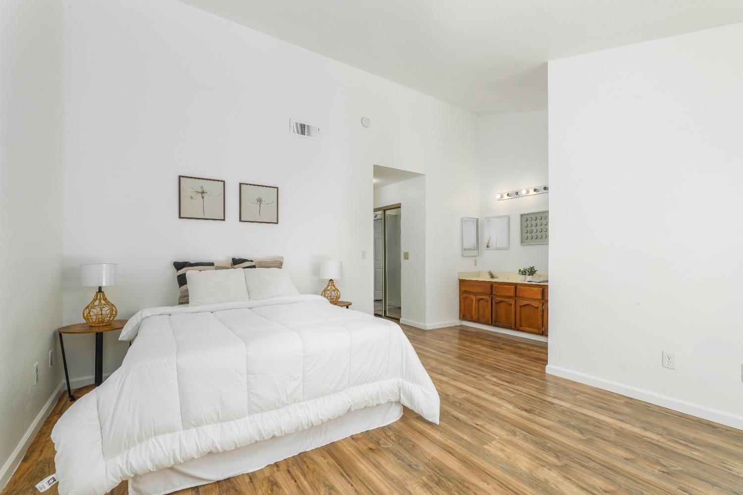 Detail Gallery Image 16 of 29 For 8004 Parkgate Way, Sacramento,  CA 95828 - 4 Beds | 2 Baths