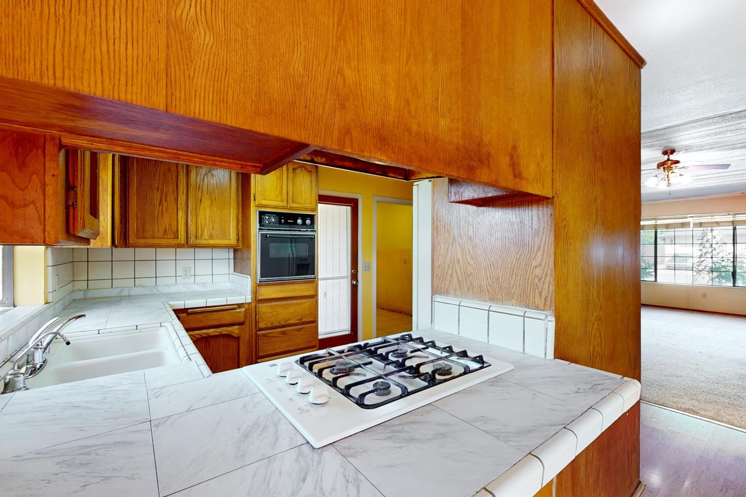 Detail Gallery Image 13 of 37 For 338 Rose Ln, Yuba City,  CA 95993 - 3 Beds | 2 Baths